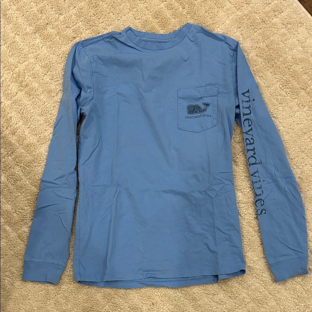 Vineyard Vines men’s long sleeve tshirt. Size XS VGUC